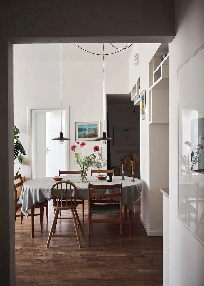 Живые растения, штукатурка на стенах и черная спальня: живой лофт в Стокгольме - Gallery image 12