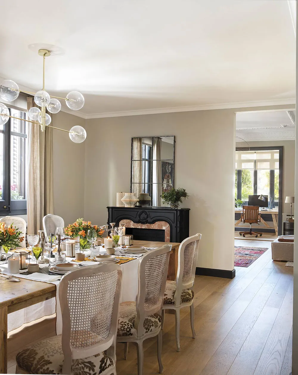 Mix aus moderner Möbel und vintage Dekor in einer gemütlichen Wohnung in Barcelona - Gallery image 5