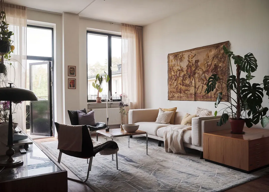 Живые растения, штукатурка на стенах и черная спальня: живой лофт в Стокгольме - Gallery image 6