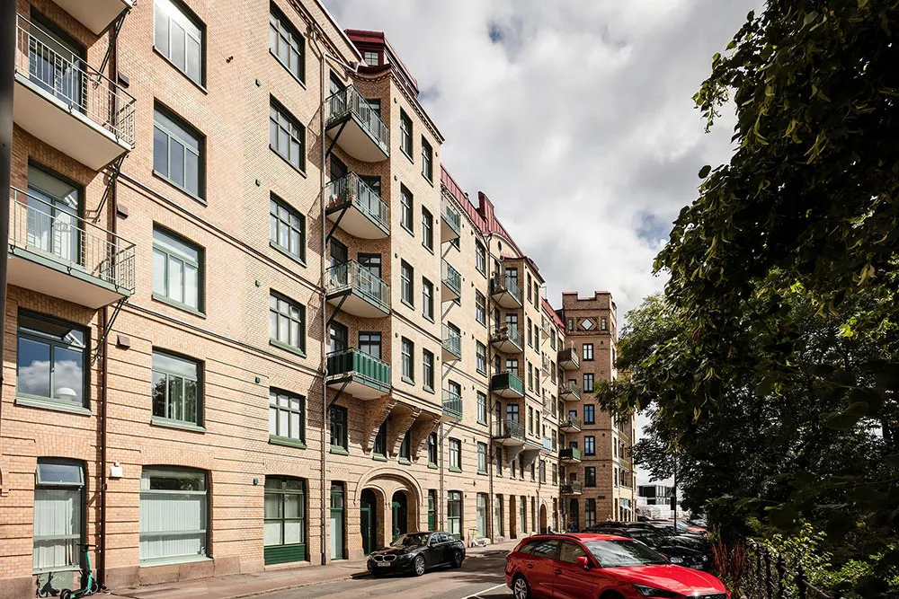 Тёплая и нежная квартира с камином в Швеции - Gallery image 37