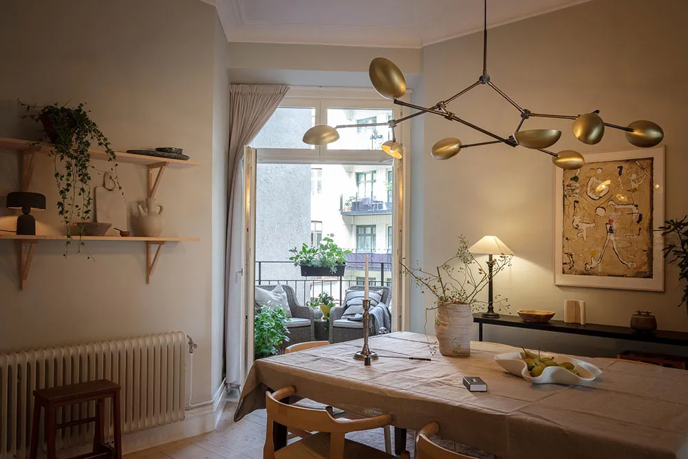 Тёплая и нежная квартира с камином в Швеции - Gallery image 22