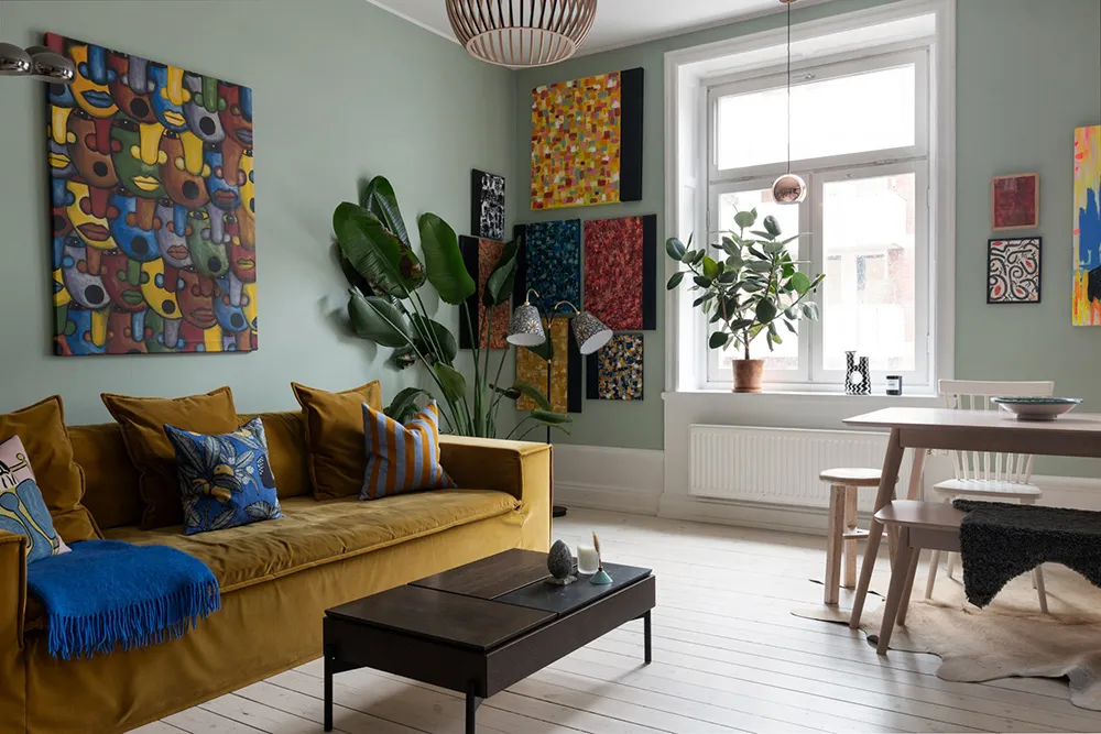 Голубые стены и современное искусство: красочная квартира в Стокгольме (54 кв. м) - Gallery image 14