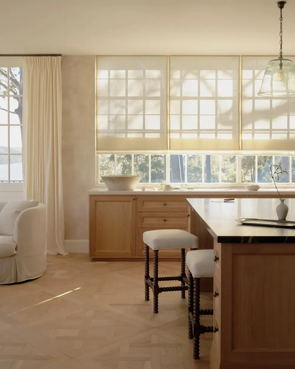 Приятная игра света и текстур в дизайне дома в Сиднее - Gallery image 1