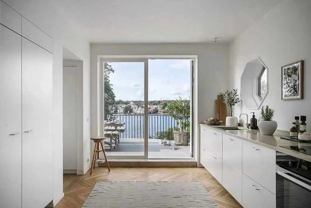 Rozkoszna nowoczesna willa u jeziora w Stokholmie - Gallery image 12