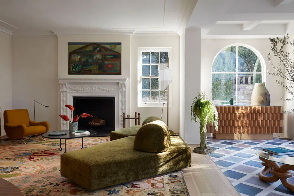 Spokojny nowoczesny интерьер w Sydney z arkami i kolumnami - Gallery image 6