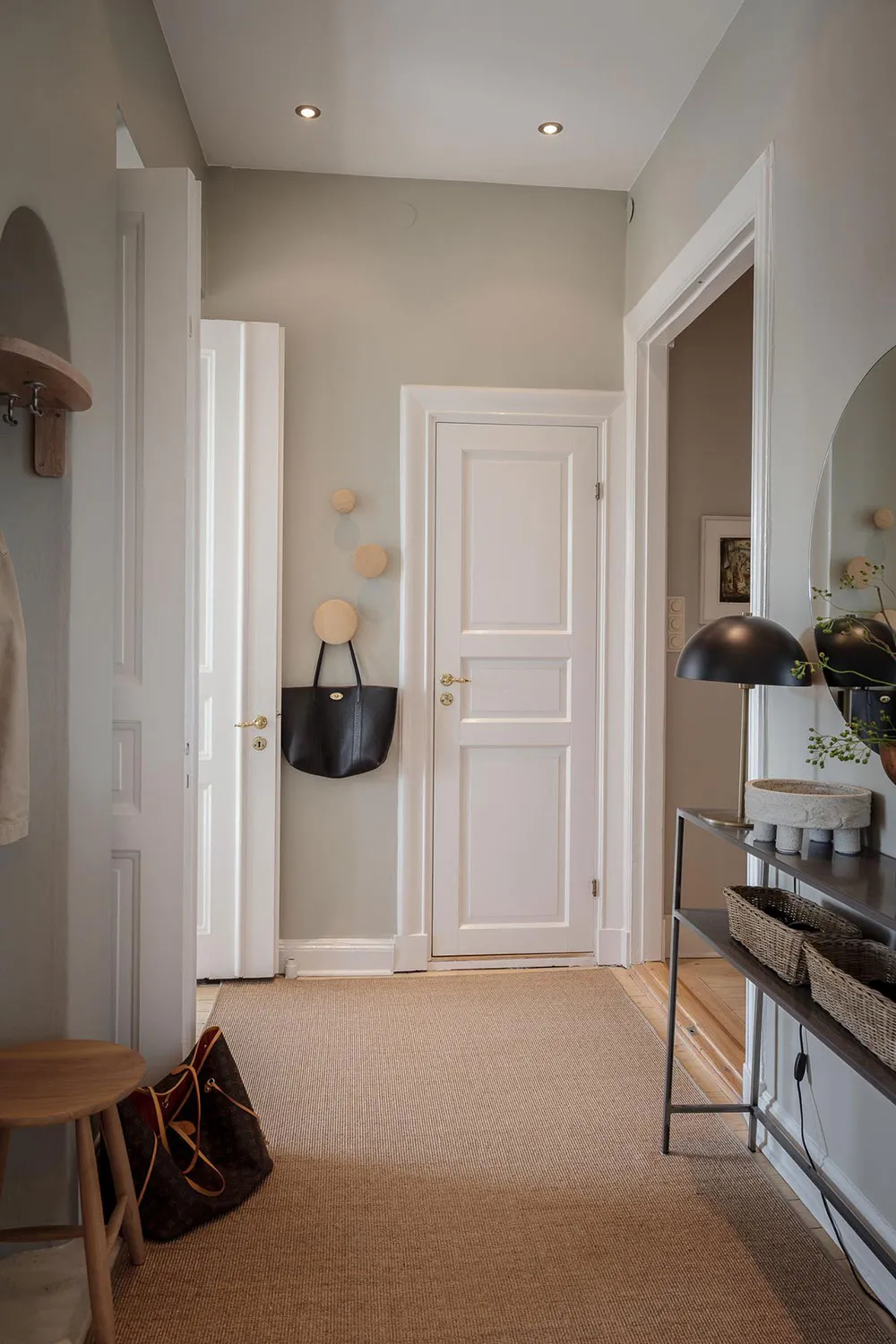 Тёплая и нежная квартира с камином в Швеции - Gallery image 34