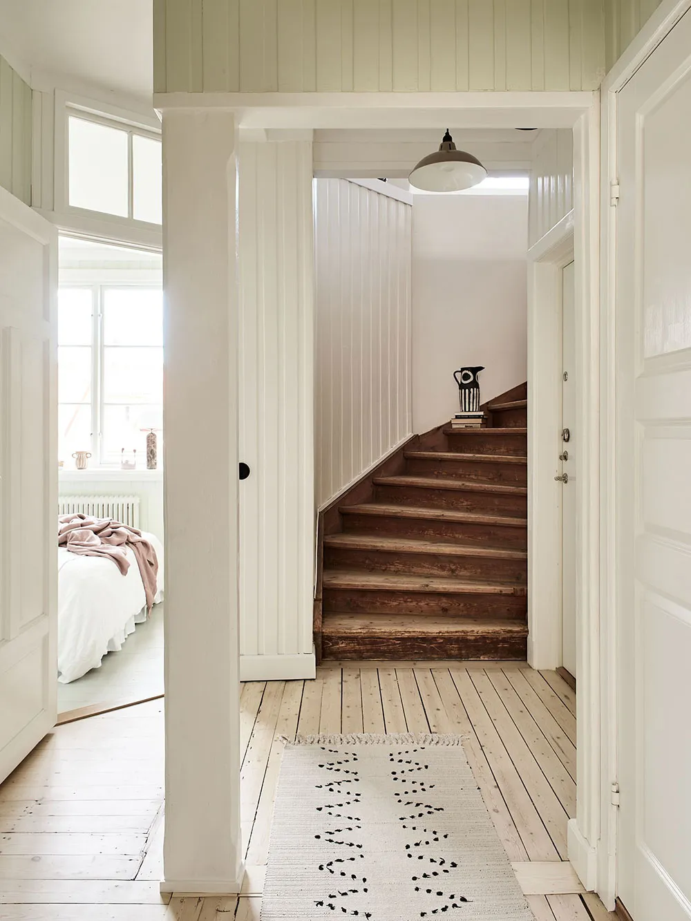 Светлая скандинавская квартира с эффектной мансардой (69 кв. м) - Gallery image 18