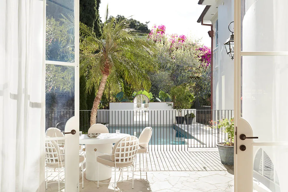 Spokojny nowoczesny интерьер w Sydney z arkami i kolumnami - Gallery image 20