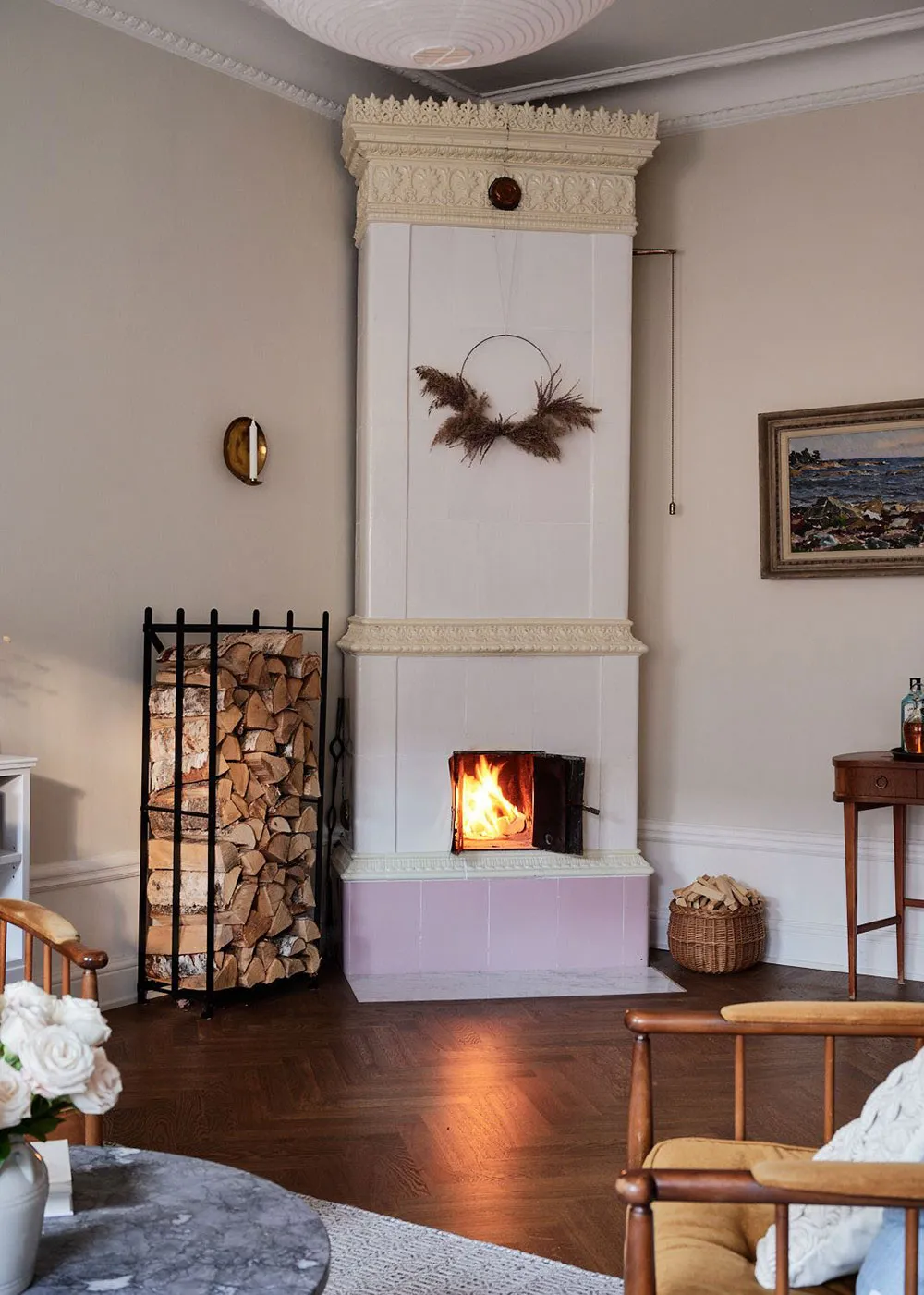 Прекрасна скандинавська квартира з зеленими стінами та ретро-деталями - Gallery image 23