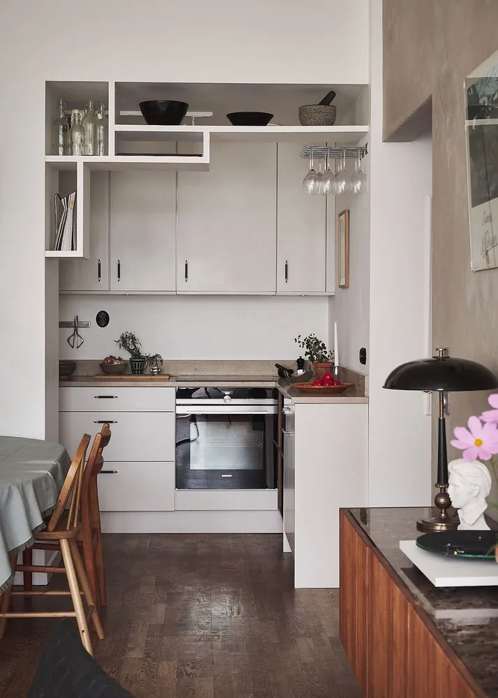 Живые растения, штукатурка на стенах и черная спальня: живой лофт в Стокгольме - Gallery image 11