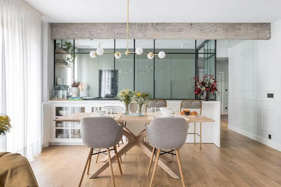 Beton i nowoczesna klasyczność: mieszkanie w Bilbao - Gallery image 3