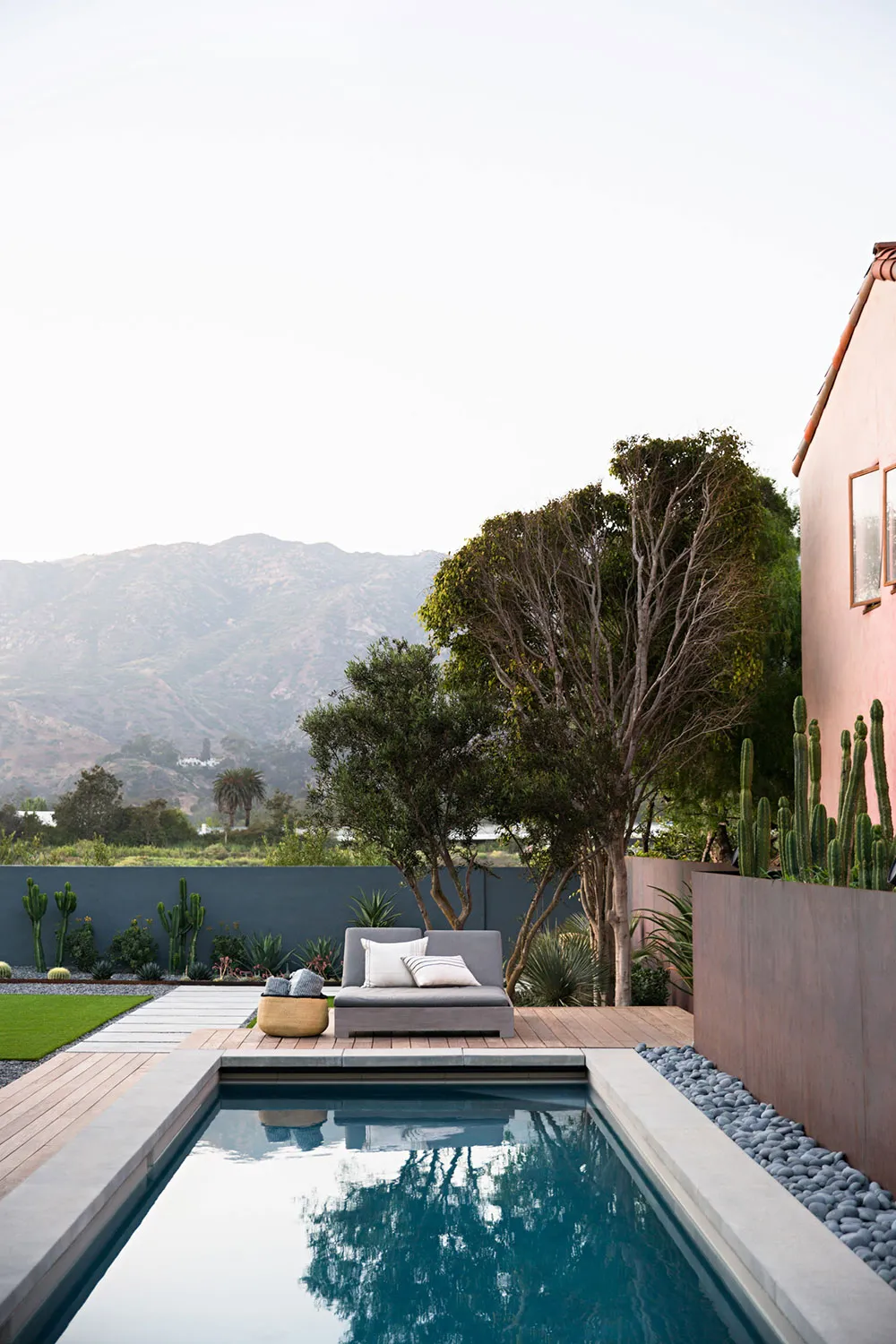 Bold Design for Life and Entertainment in Malibu - Gallery image 17