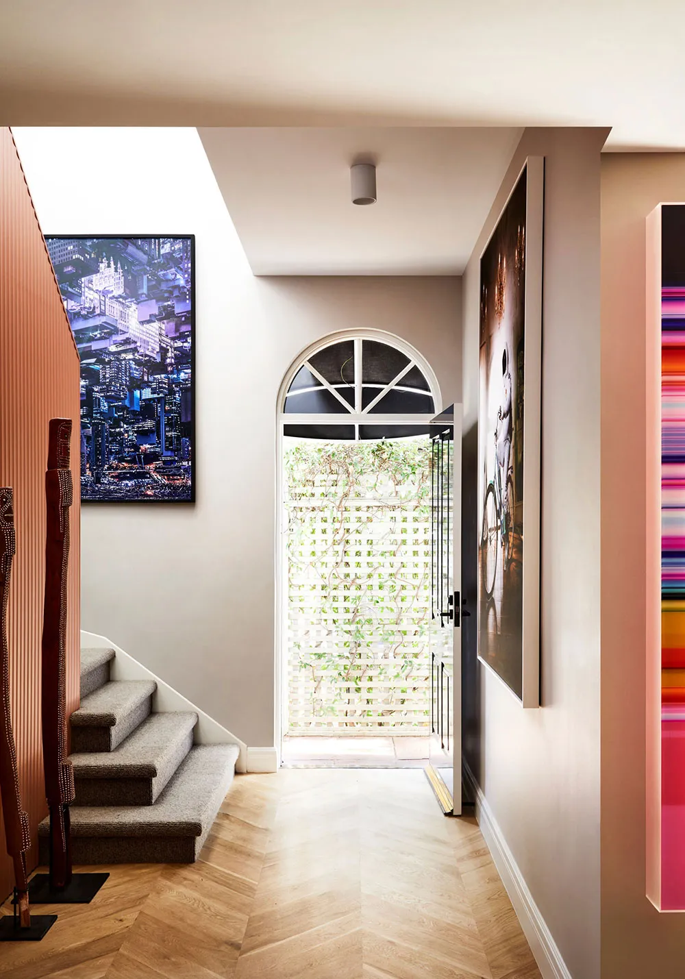 Rénovation moderne colorée d'une maison de 1930 à Melbourne - Gallery image 1