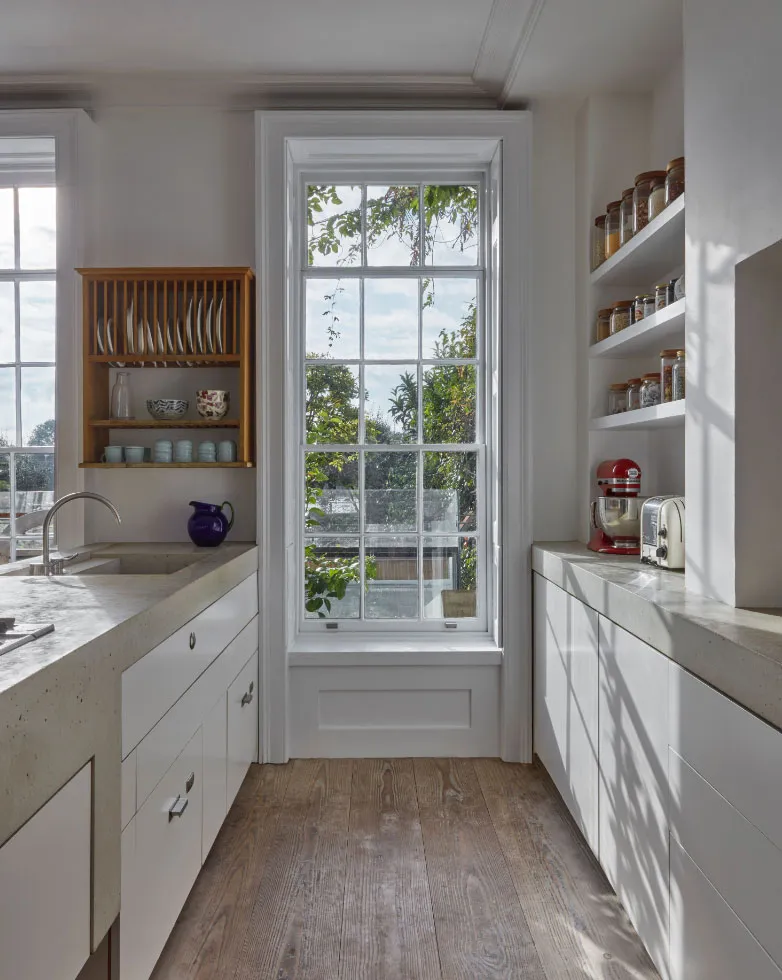 Beautiful Family House on the Riverbank in London - Gallery image 5