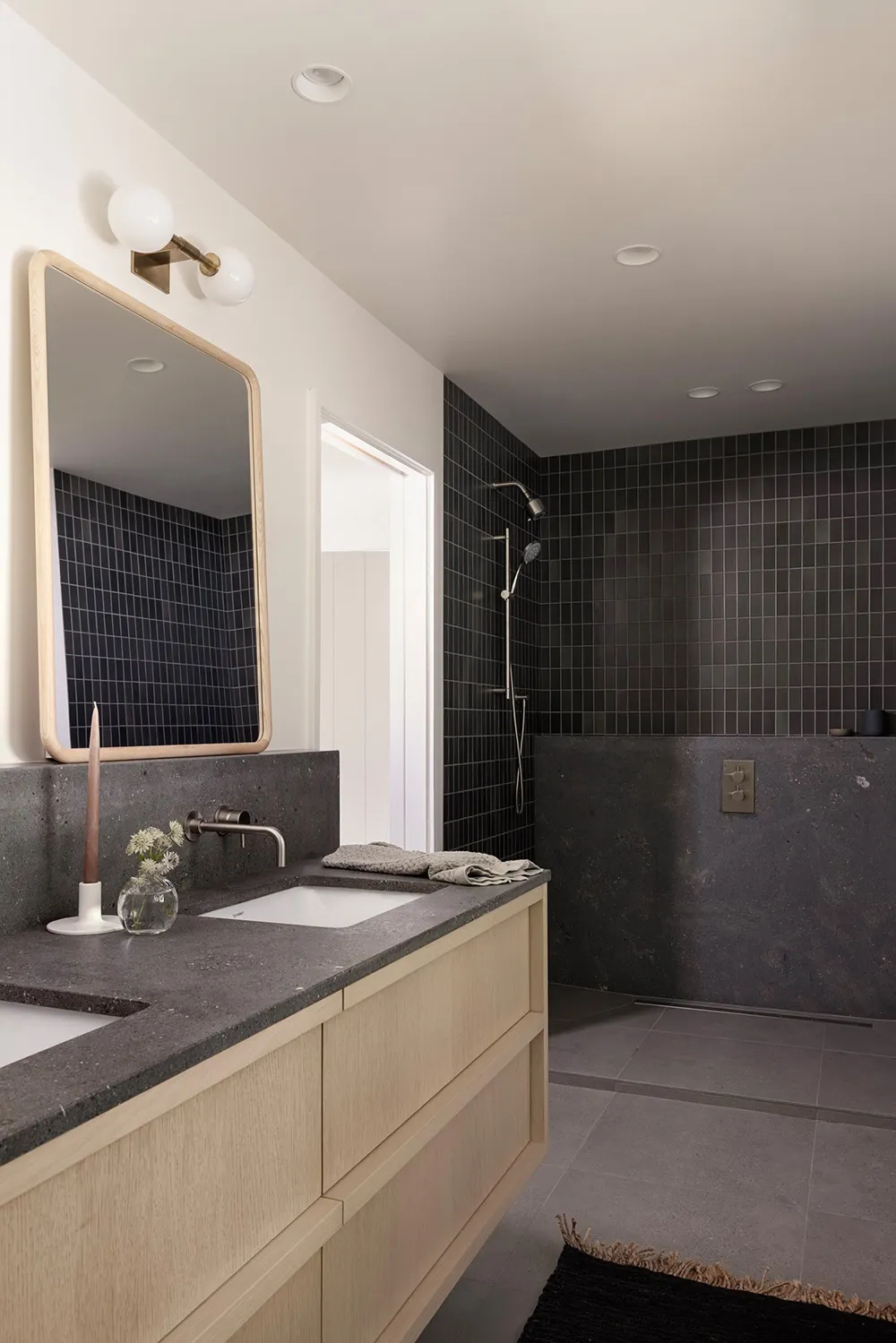 Diseño relajante de interior en la costa del océano en California - Gallery image 16