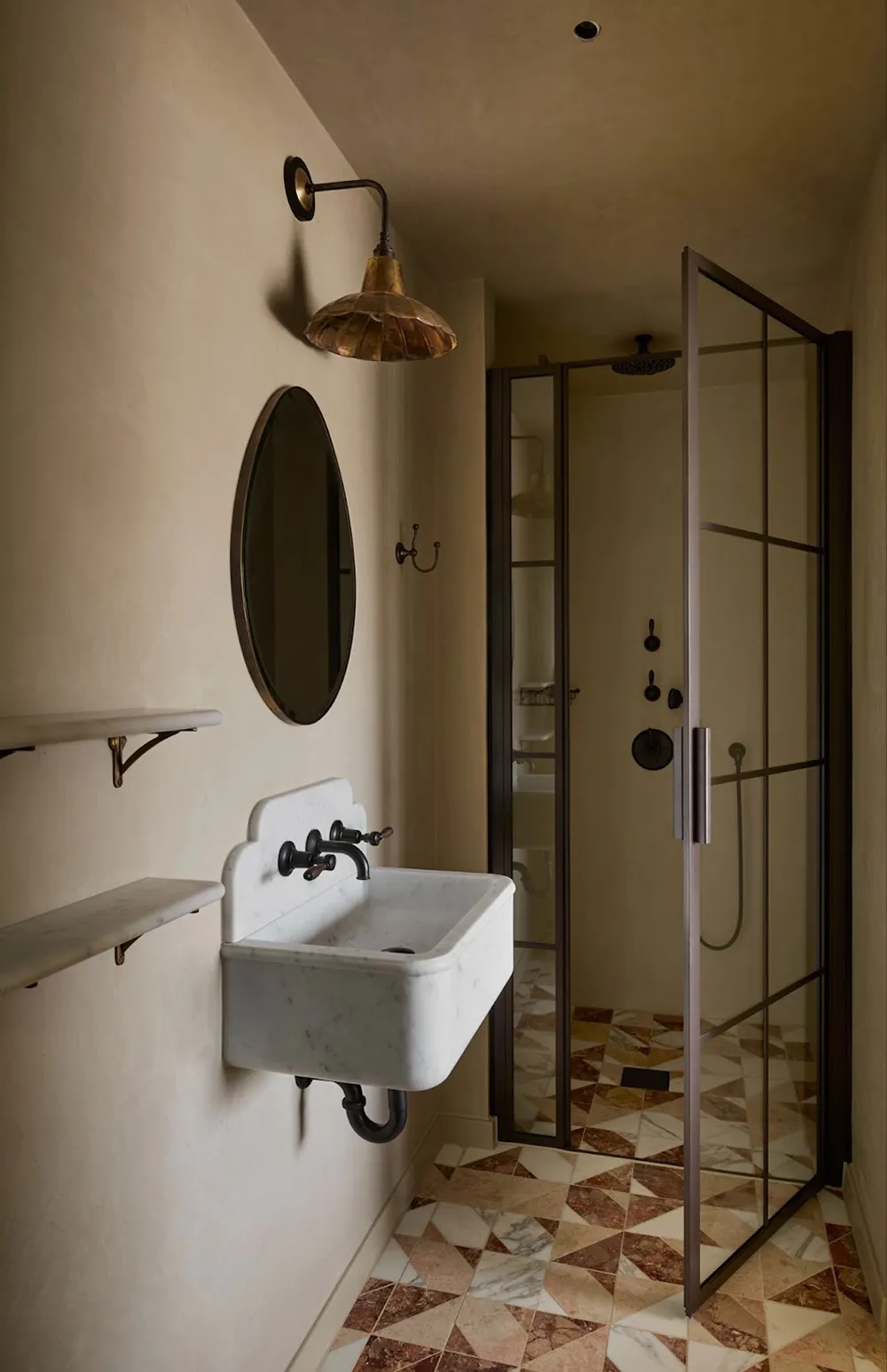 Тёплые скандинавские интерьеры дома на побережье в Англии - Gallery image 15