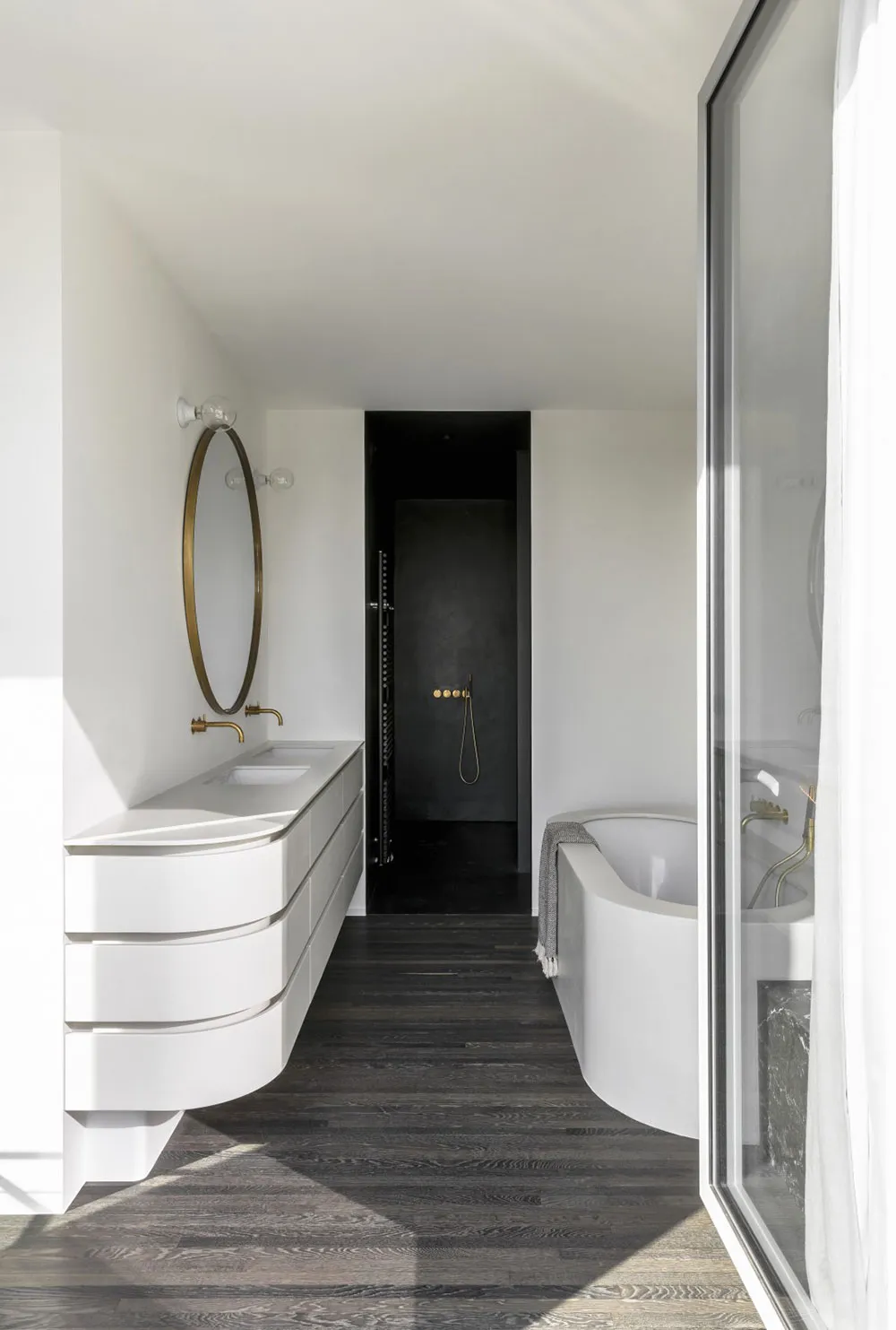 Style belge minimaliste : une appartement lumineux à Bruxelles - Gallery image 1