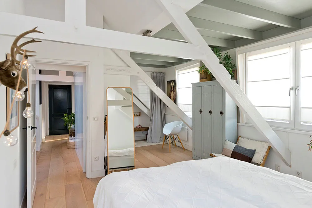 Cute Dutch Cottage with White Interiors - Gallery image 28