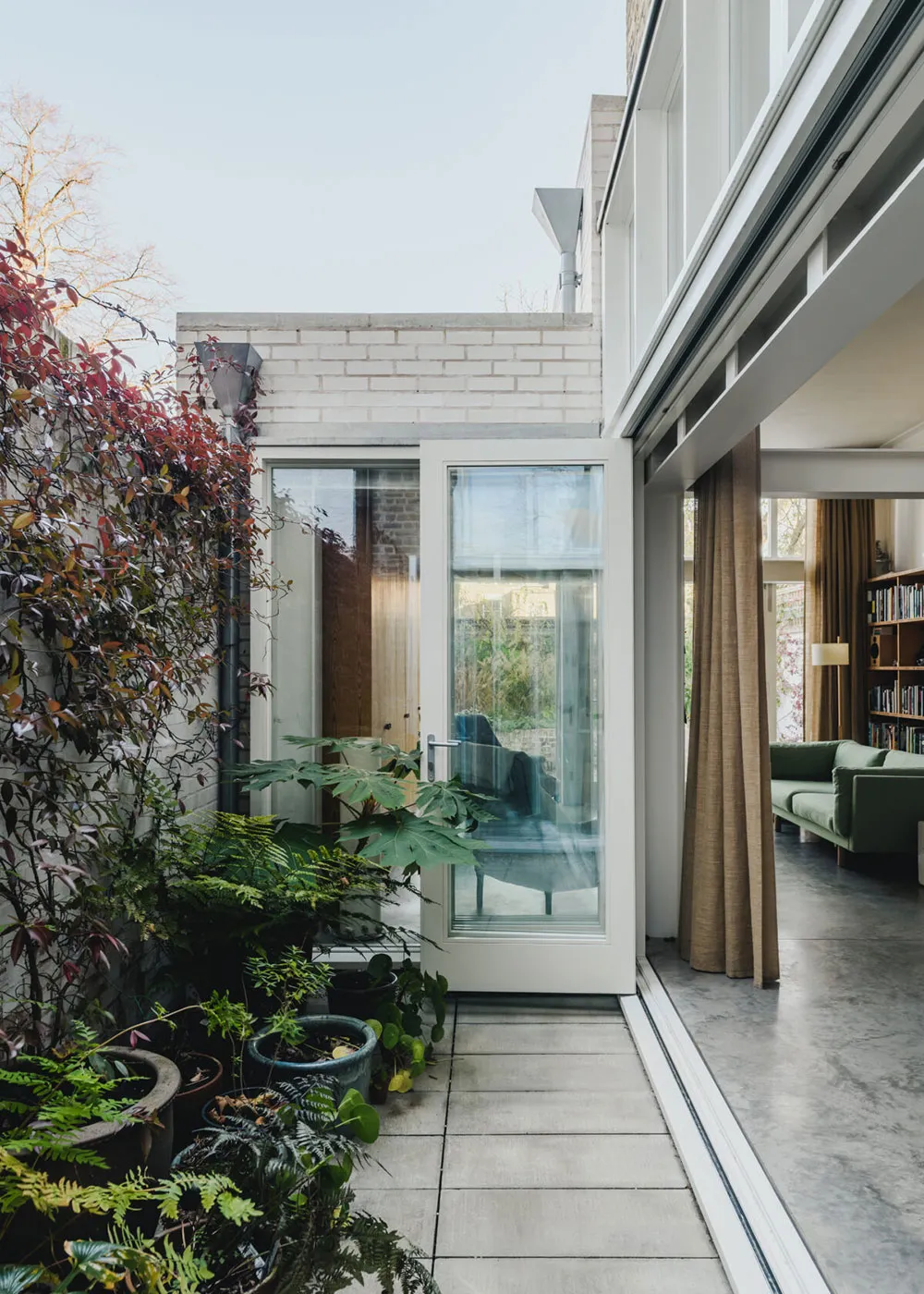 Noten des Moderne-Stils im Design eines viktorianischen Hauses des Fotografen in London - Gallery image 6