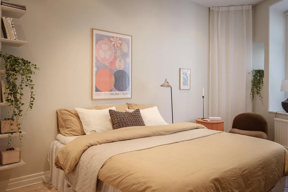 Тёплая и нежная квартира с камином в Швеции - Gallery image 28