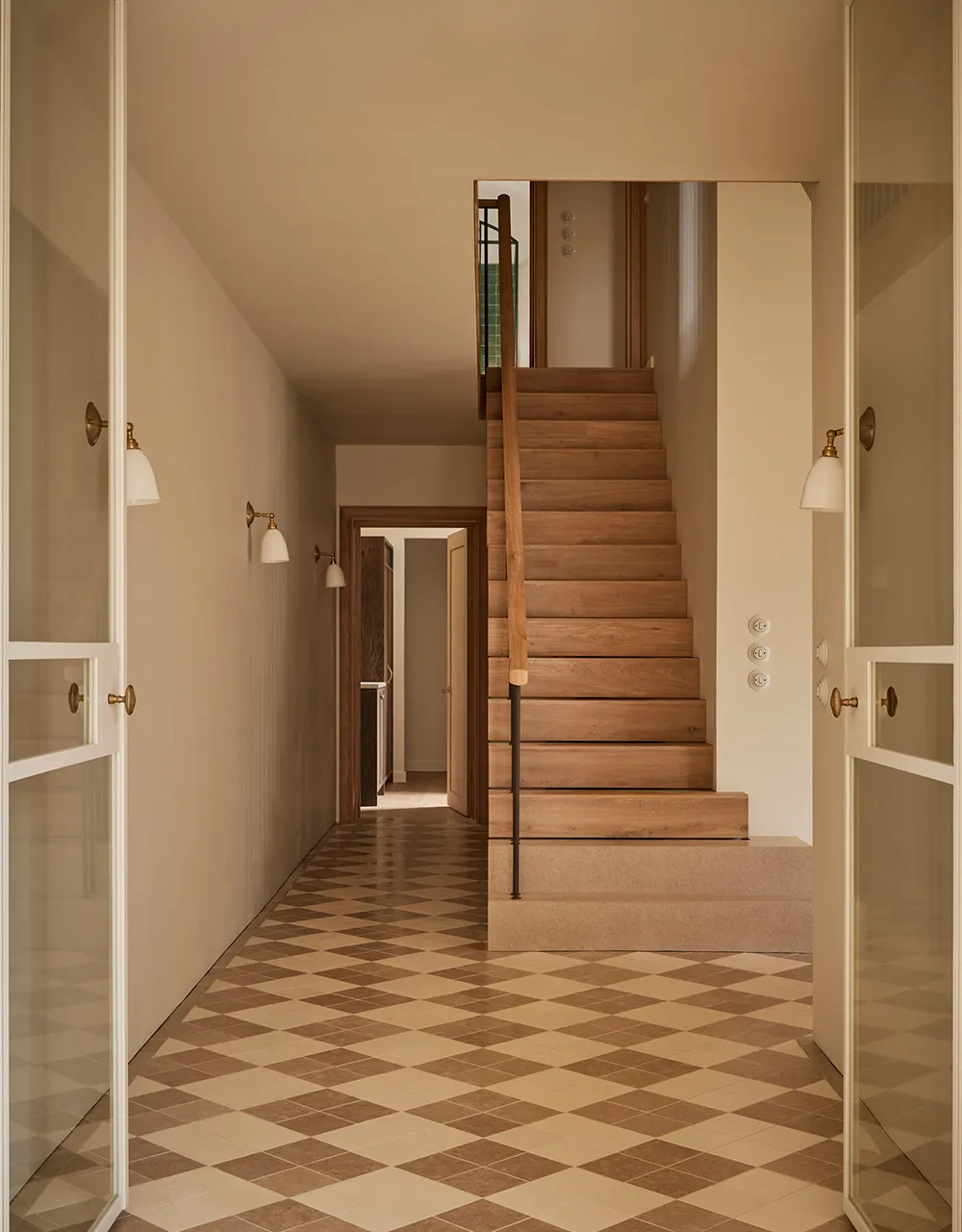 Тёплые скандинавские интерьеры дома на побережье в Англии - Gallery image 16