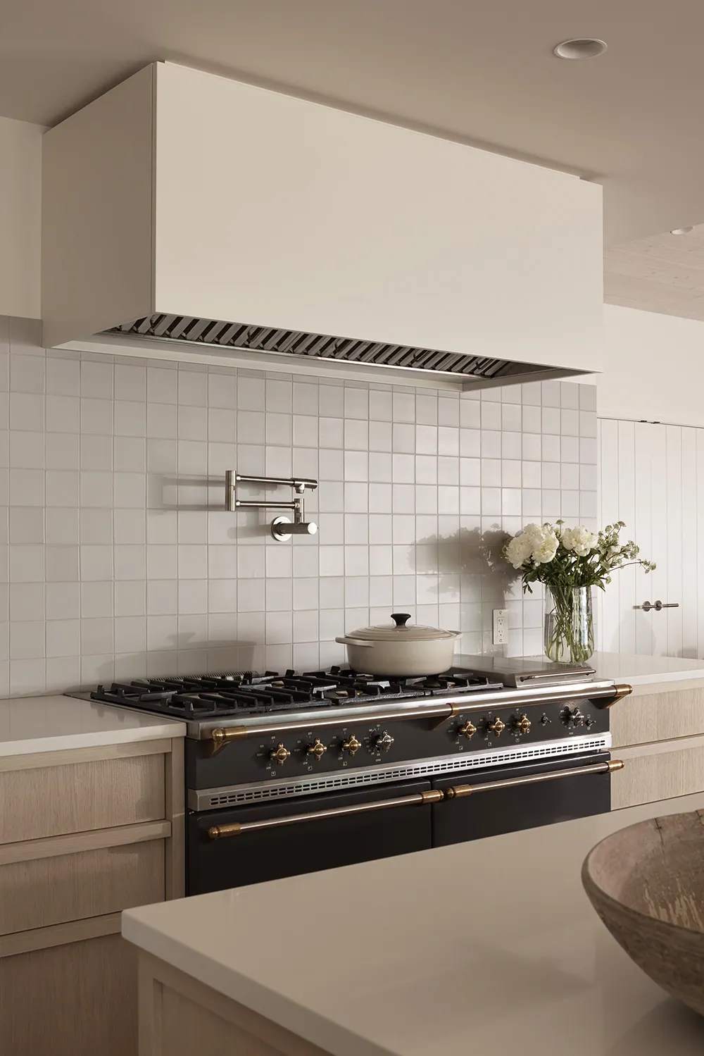 Diseño relajante de interior en la costa del océano en California - Gallery image 10