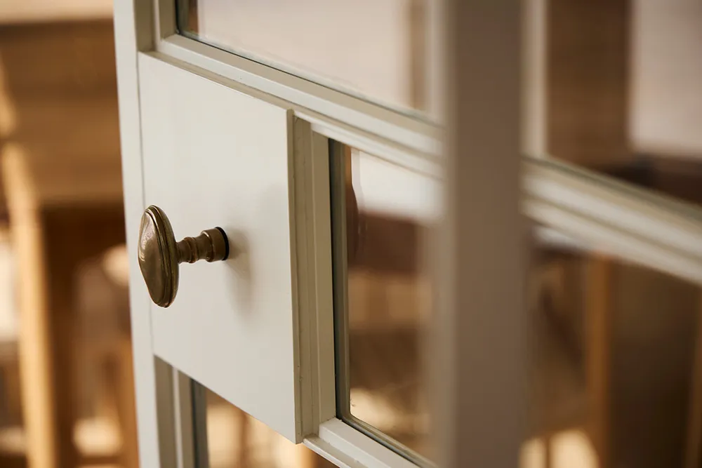 Тёплые скандинавские интерьеры дома на побережье в Англии - Gallery image 10