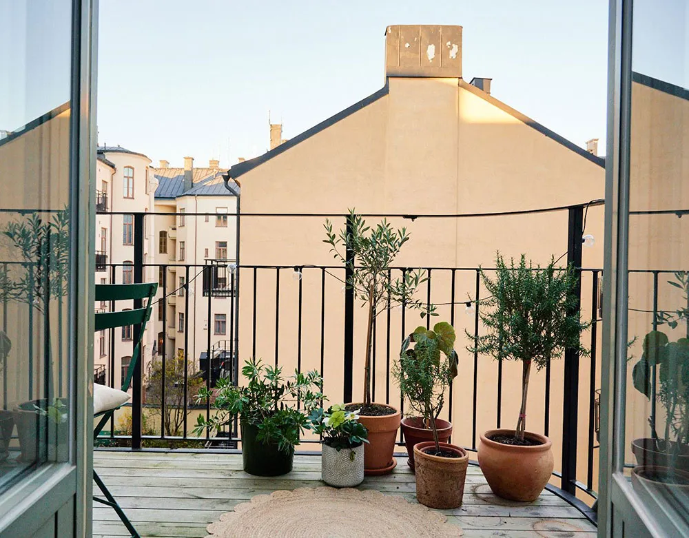 Прекрасна скандинавська квартира з зеленими стінами та ретро-деталями - Gallery image 14