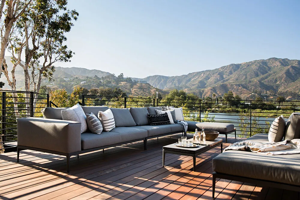 Bold Design for Life and Entertainment in Malibu - Gallery image 16