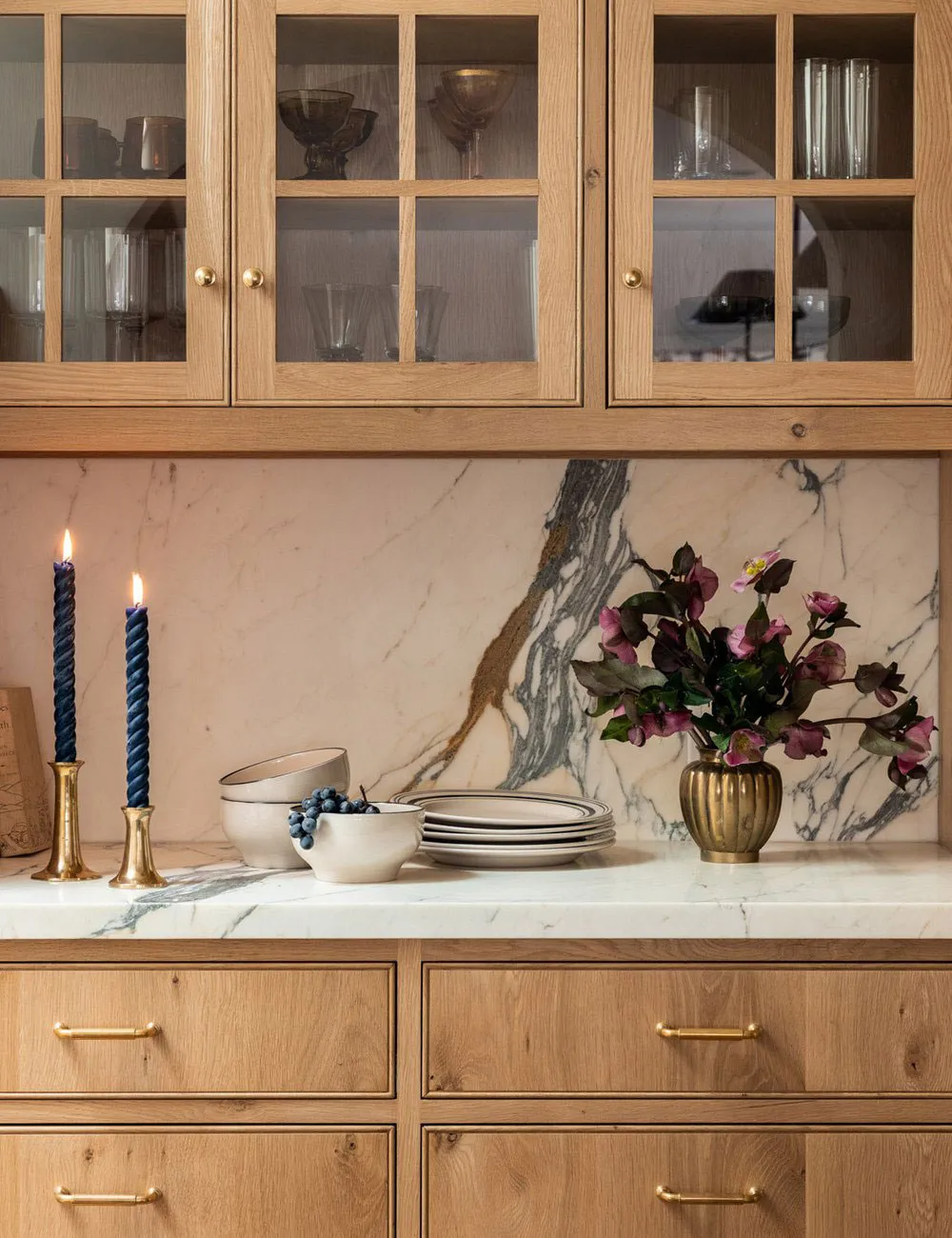 Много дерева и интересные принты: яркий интерьер красивого дома в стиле Тюдор - Gallery image 8