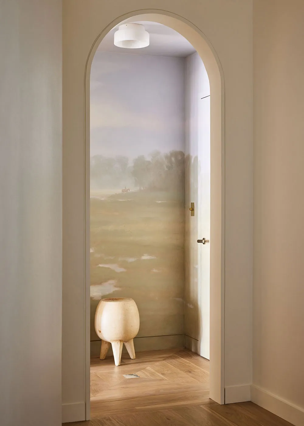 Intérieur lumineux, chaleureux et un peu glamour de l'appartement d'un designer à New York - Gallery image 14