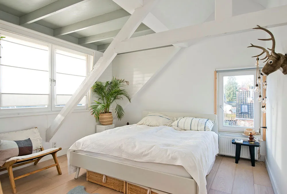 Cute Dutch Cottage with White Interiors - Gallery image 27