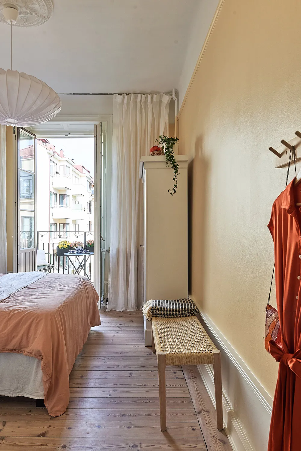 Компактная трехкомнатная квартира в Швеции в монохромных тонах (65 кв. м) - Gallery image 14