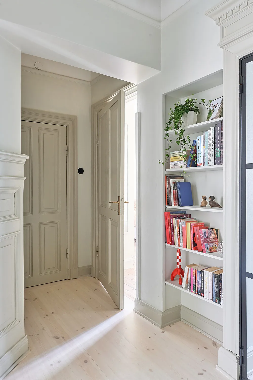 Компактная трехкомнатная квартира в Швеции в монохромных тонах (65 кв. м) - Gallery image 10