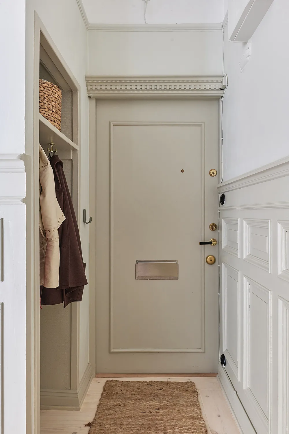 Компактная трехкомнатная квартира в Швеции в монохромных тонах (65 кв. м) - Gallery image 24