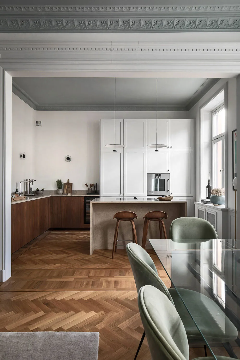 Stylish Scandinavian Interior with Pastel Ceiling (93 sqm) - Gallery image 12