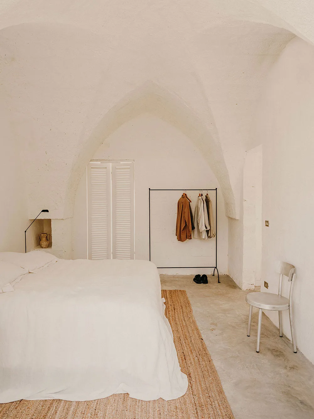 Прості лінії та аскетичний затишок у дизайні курортного будинку в Італії - Gallery image 25