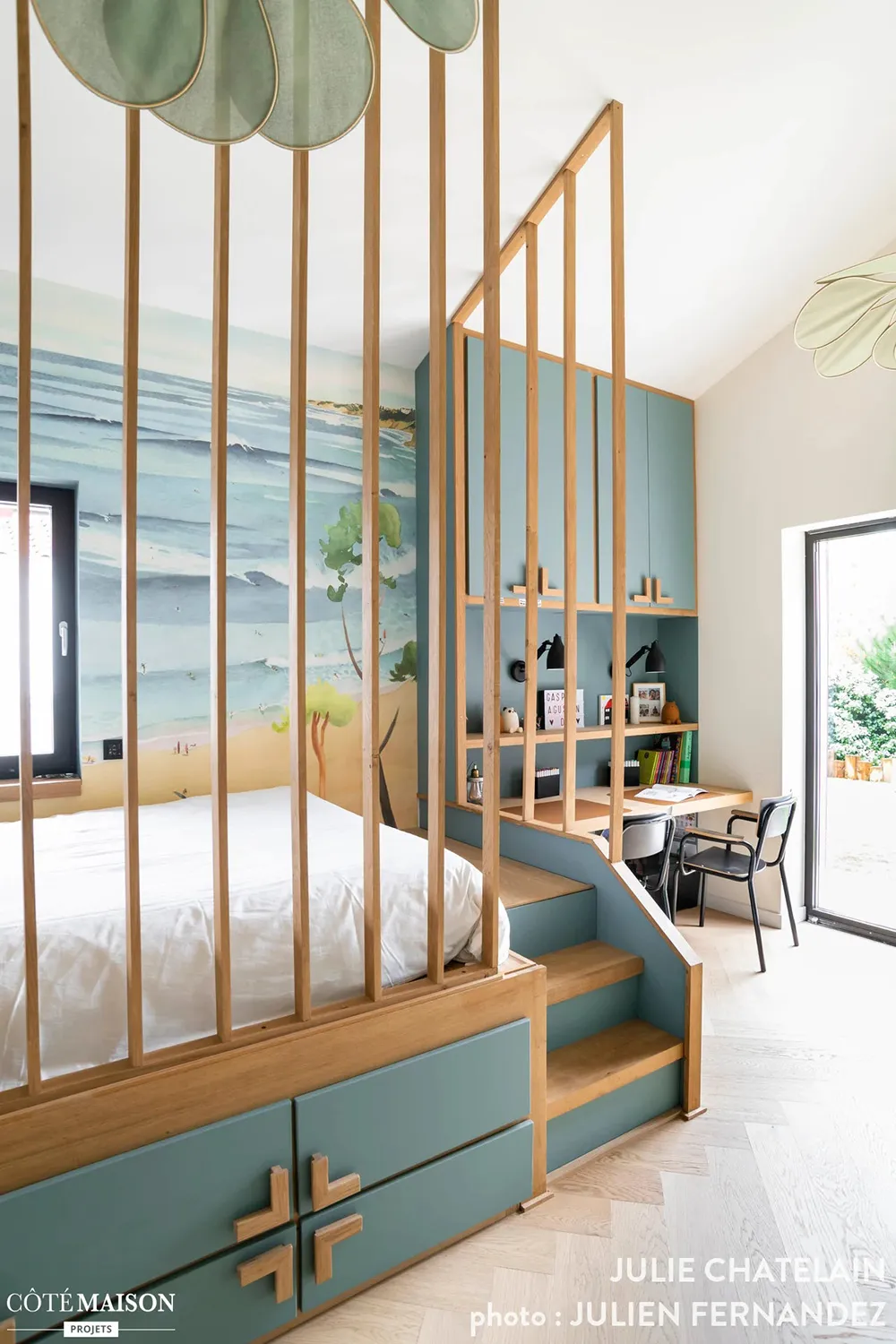 Design élégant dans des tons chauds pour une villa sur la côte atlantique de France - Gallery image 17