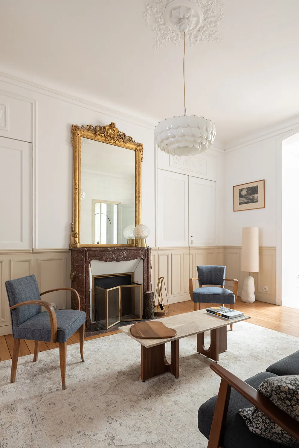 Светлое обновление старинного семейного дома в пригороде Парижа - Gallery image 22