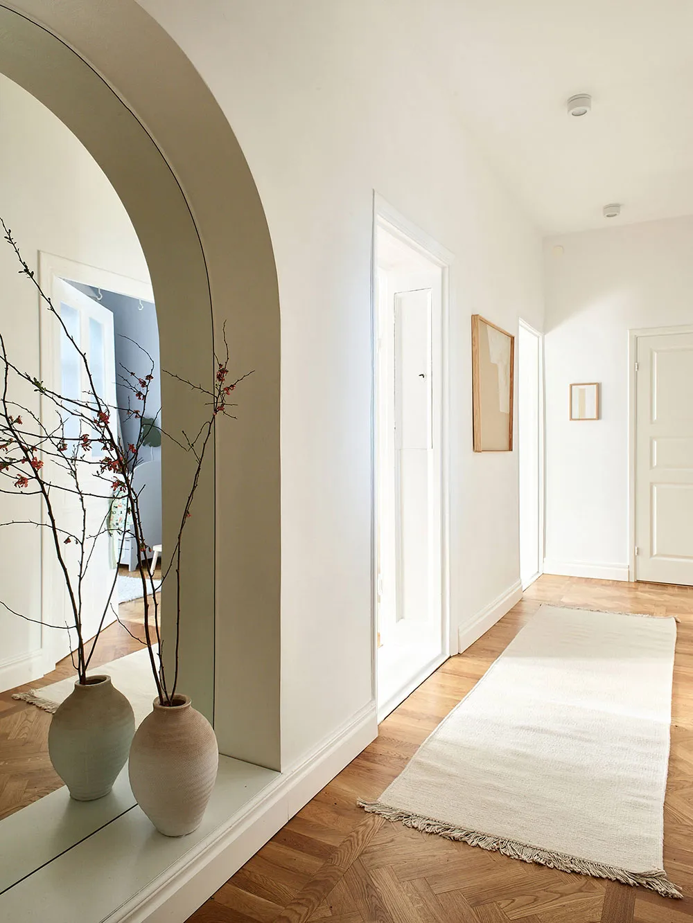 Warm and Gentle Scandinavian Interior with Small Means (87 sq. m) - Gallery image 16