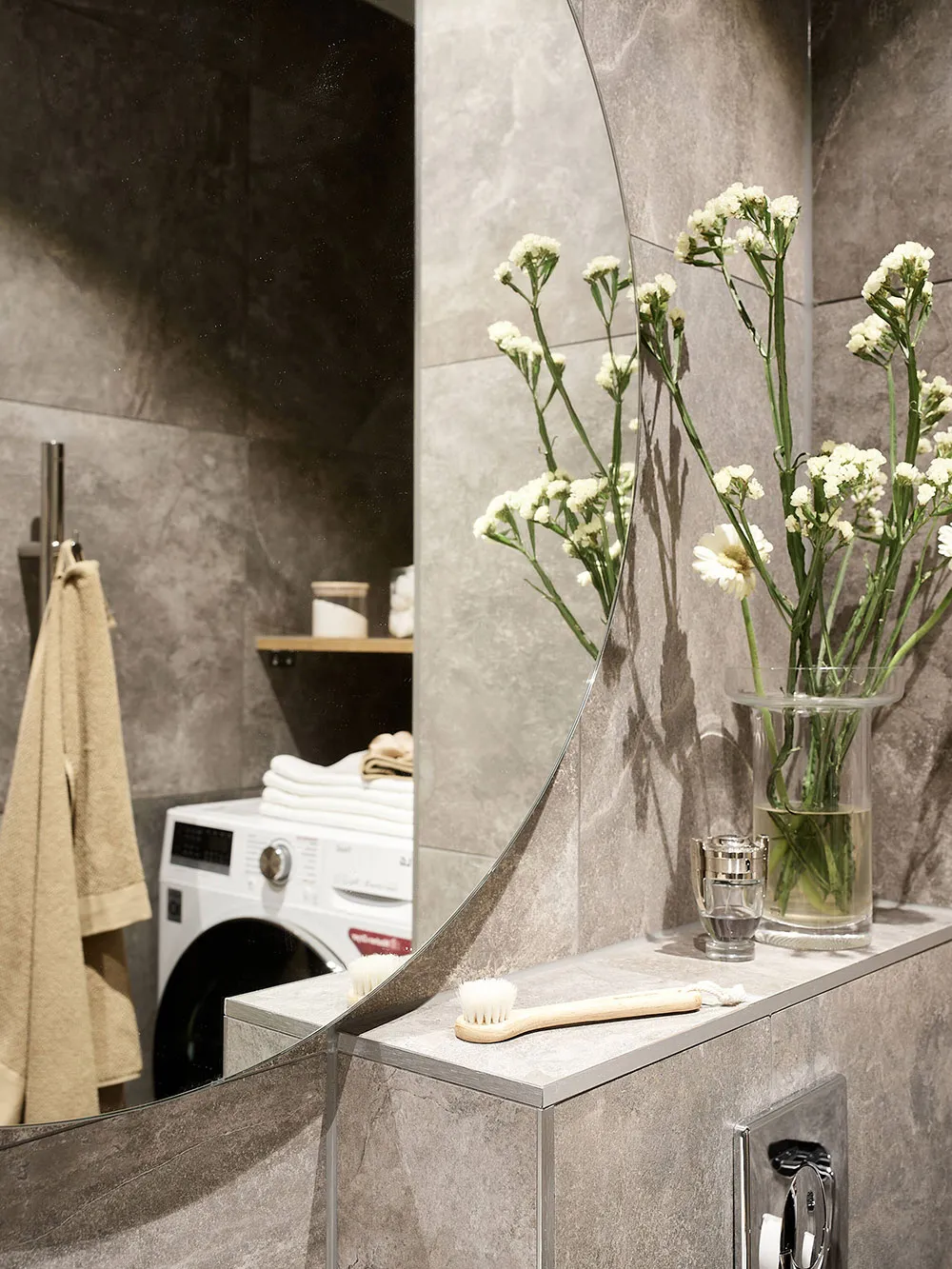 Warm and Gentle Scandinavian Interior with Small Means (87 sq. m) - Gallery image 10