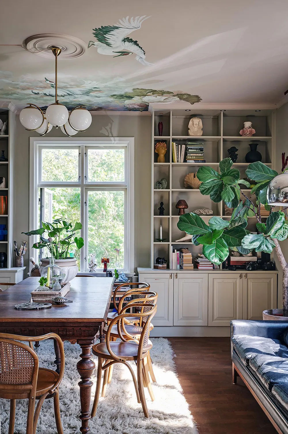 Обильний декор у квартирі в будинку XVIII століття у Гетеборзі - Gallery image 6