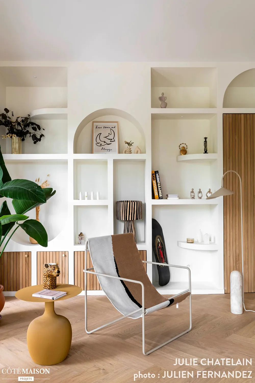 Design élégant dans des tons chauds pour une villa sur la côte atlantique de France - Gallery image 9