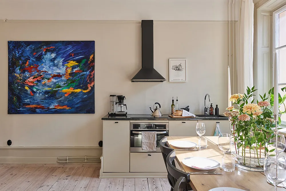 Компактная трехкомнатная квартира в Швеции в монохромных тонах (65 кв. м) - Gallery image 4