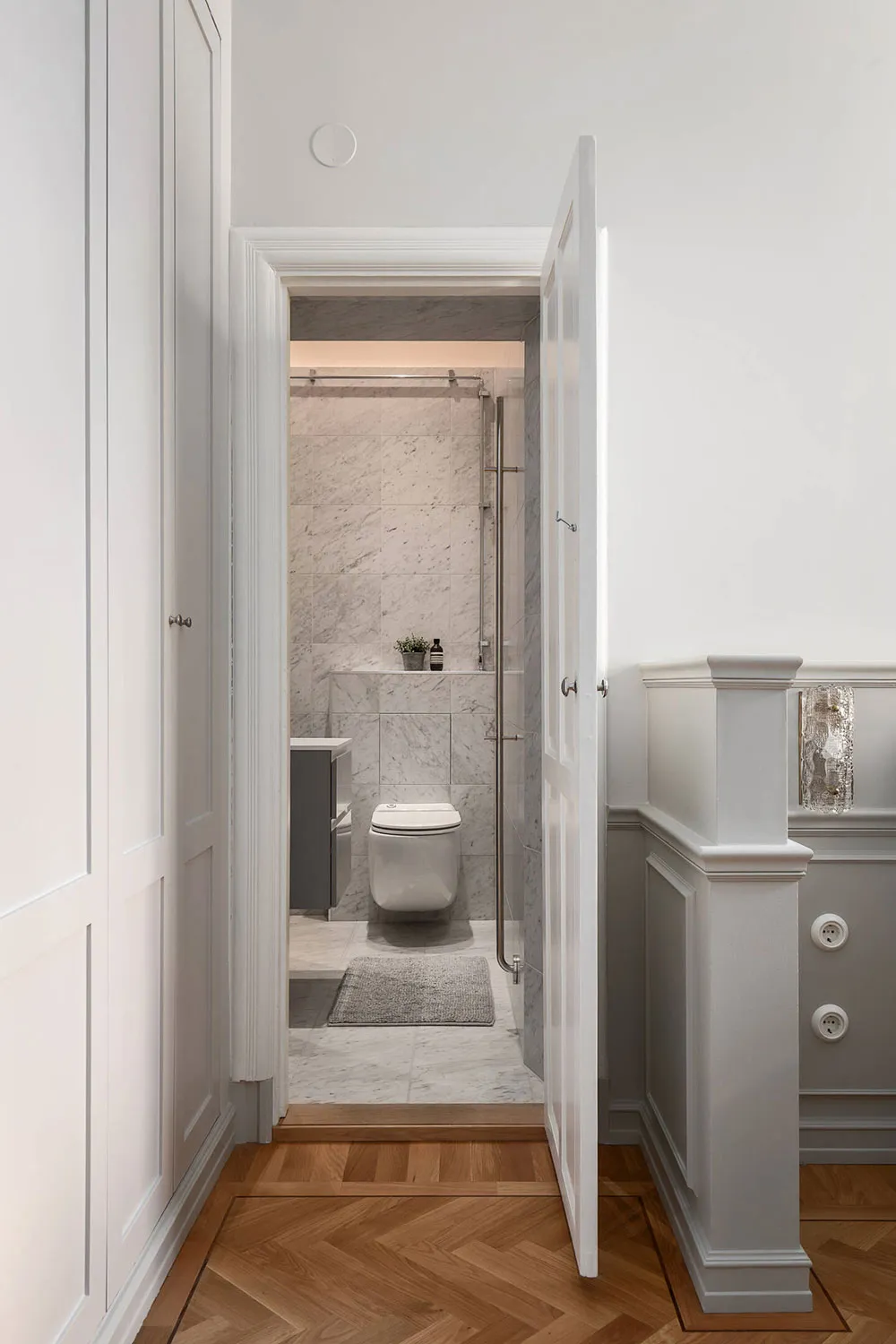 Stylish Scandinavian Interior with Pastel Ceiling (93 sqm) - Gallery image 20