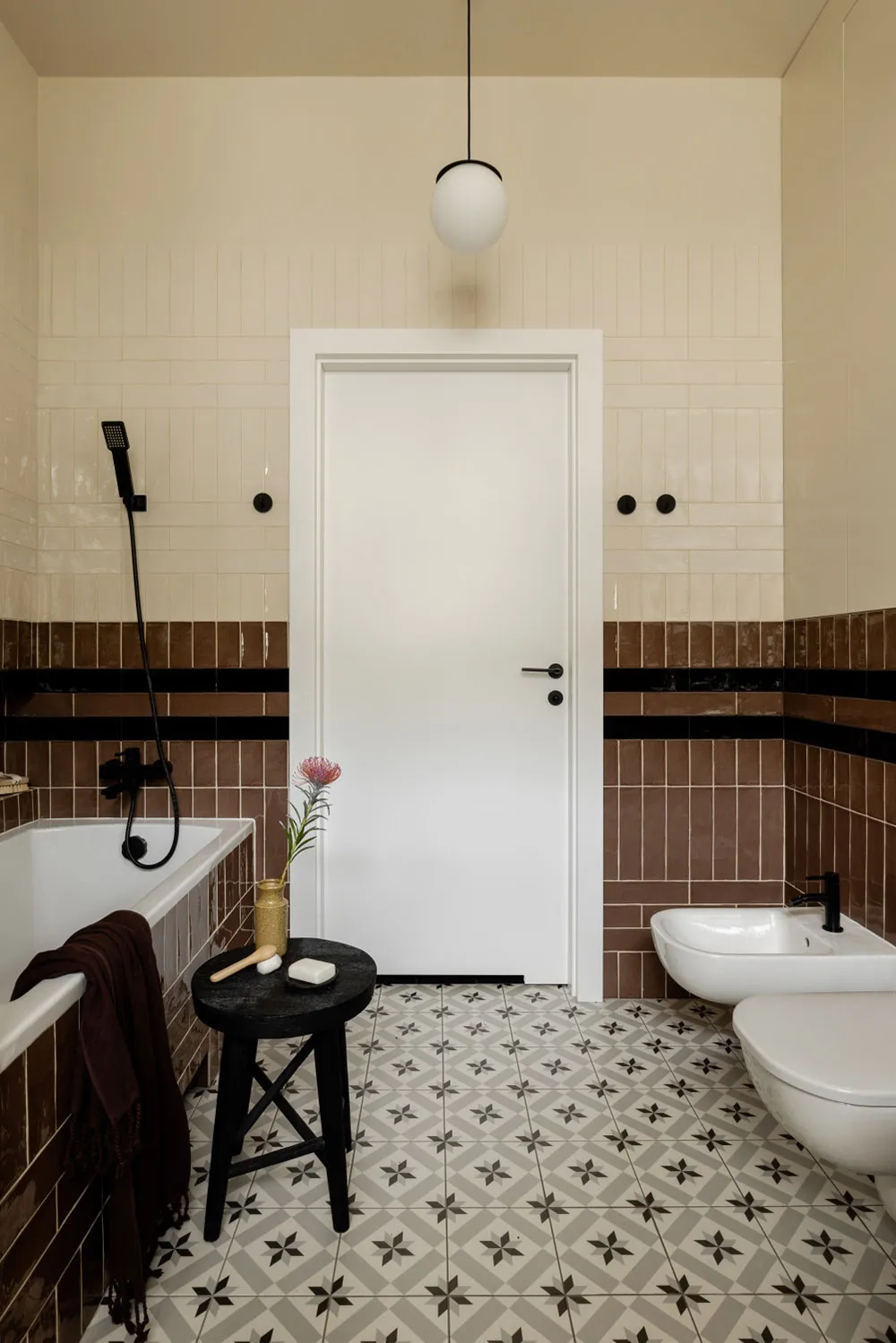 Muebles retro y tonos elegantes en el diseño de apartamentos en Varsovia - Gallery image 13