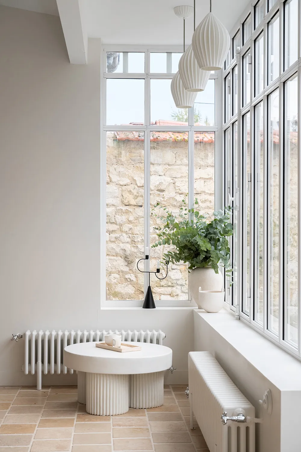 Светлое обновление старинного семейного дома в пригороде Парижа - Gallery image 1