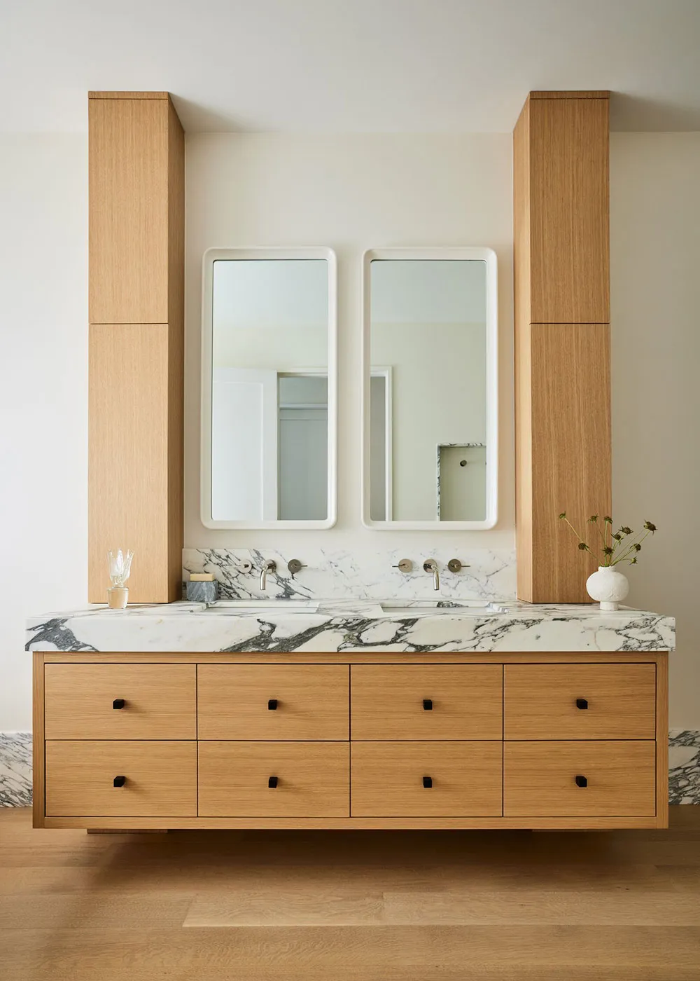 Eleganter Minimalismus mit abgerundeten Ecken: Townhouse in New Jersey - Gallery image 9