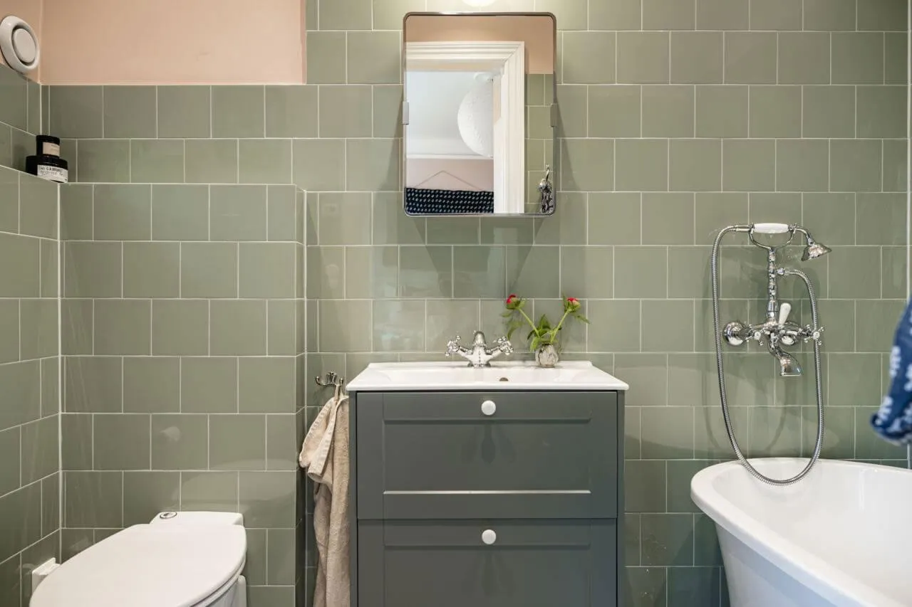 Cozy Scandinavian Interior with Large Library (98 sq. m) - Gallery image 17