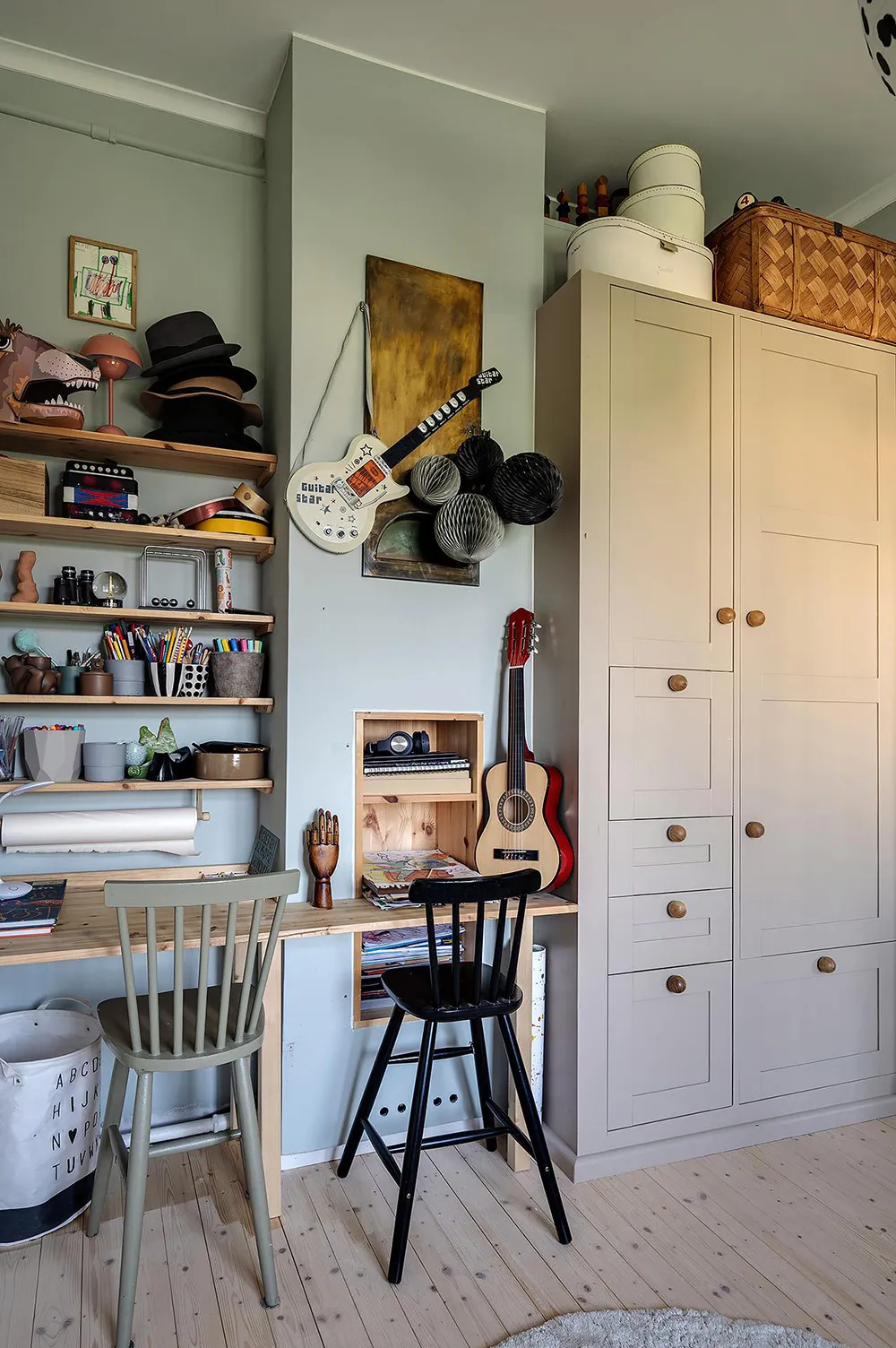 Обильний декор у квартирі в будинку XVIII століття у Гетеборзі - Gallery image 18